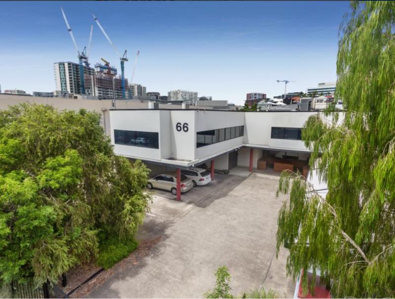 G563761-BOWEN-HILLS-2017-03-30-050153-3