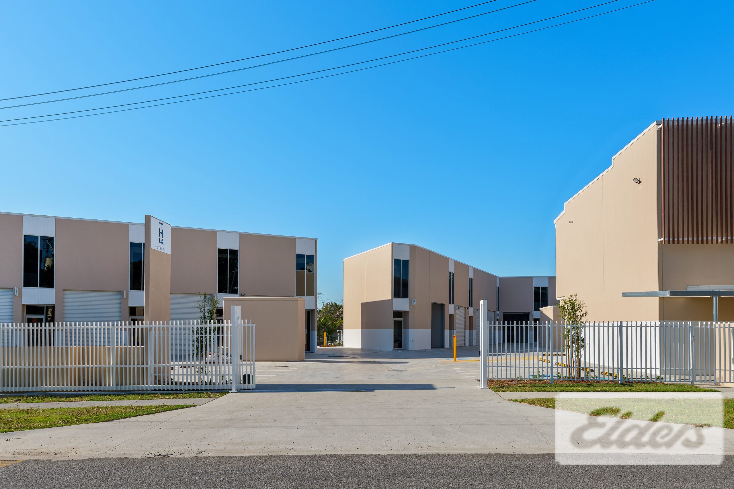 G895191-TENNYSON-2025-10-02-231711-12